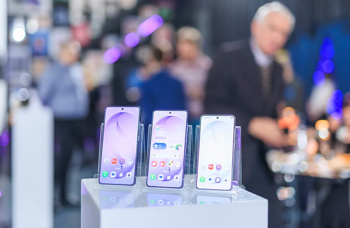 Samsung näitas esmakordselt maailma esimest Privacy Display’ga S26 Ultrat ja tutvustas ka S26+ ning S26 mudeleid